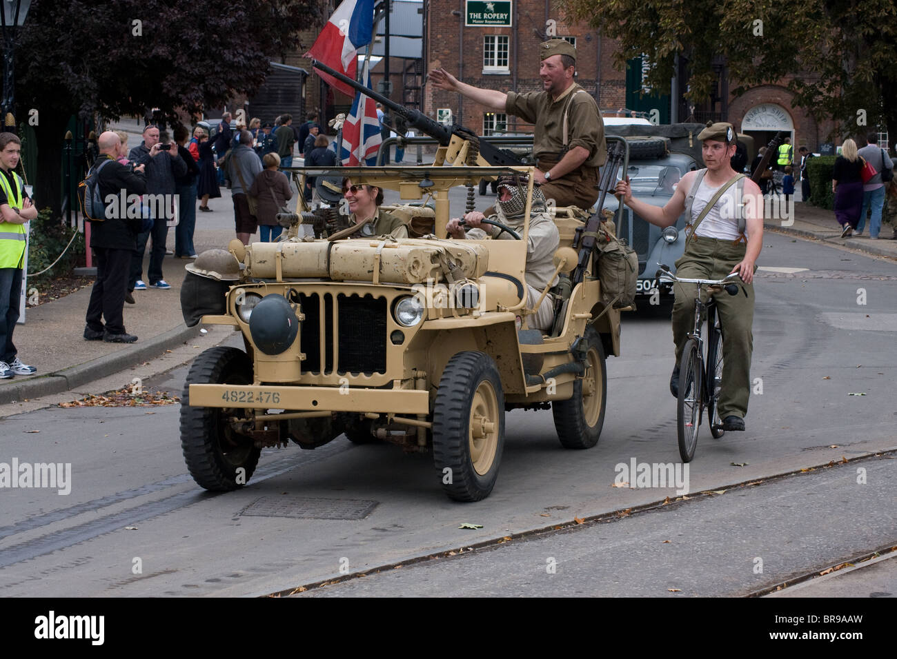Hommage aux années 40 avec reconstitutions de la vie civile dans la seconde guerre mondiale et le sauvetage de l'armée à Dunkerque Banque D'Images
