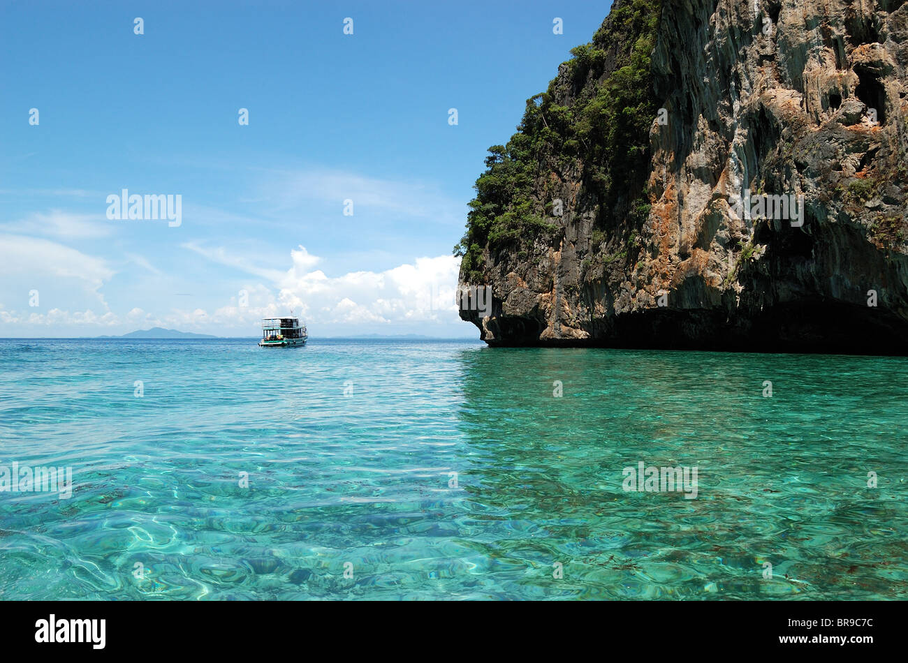 Eau turquoise de l'Océan Indien près de l'île de Phi Phi, Thaïlande Banque D'Images