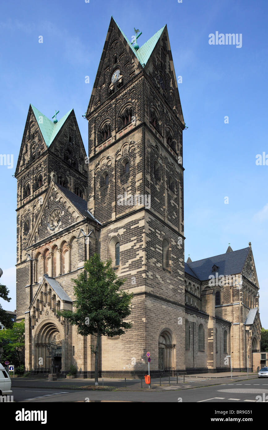 Katholische Pfarrkirche Sankt Josef à Krefeld, Rhein, Niederrhein, Nordrhein-Westfalen Banque D'Images