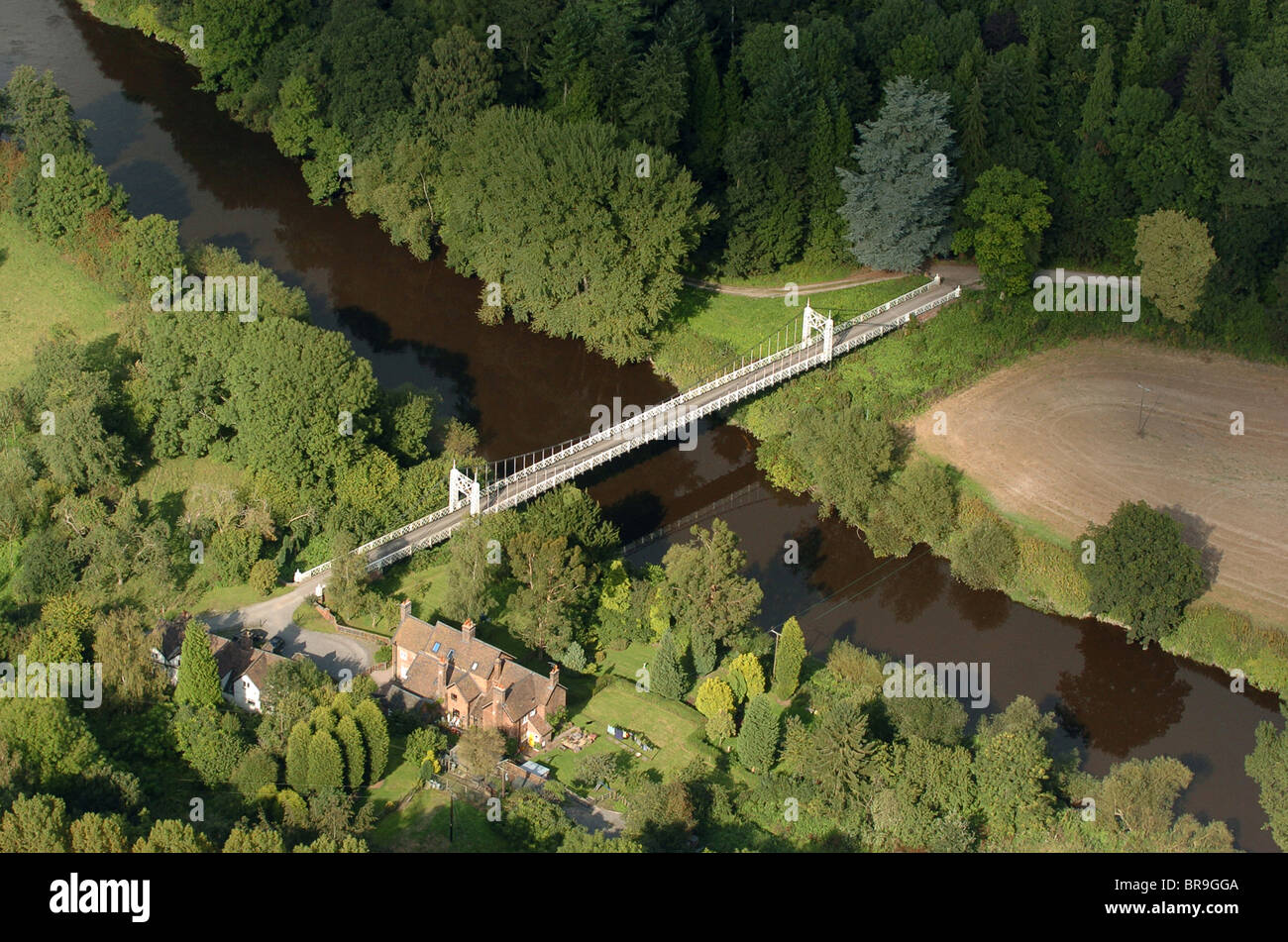 Vue aérienne d'Apley Suspension Bridge près de Shropshire Nordley traversant la rivière Severn Banque D'Images