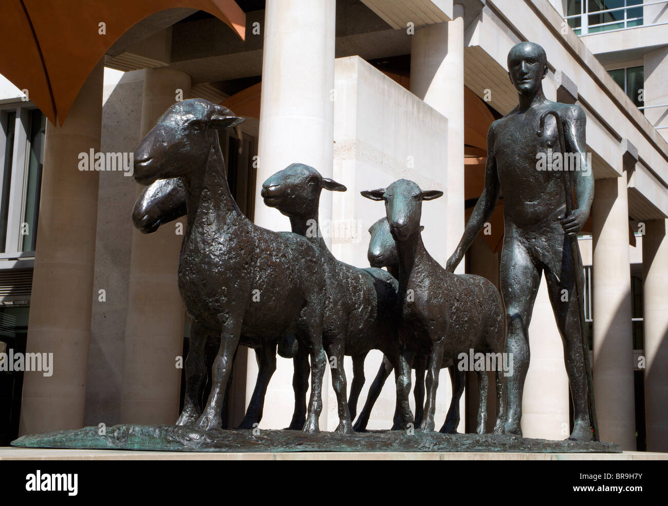 Paternoster square - Londres - statue de Berger et moutons,Dame Elisabeth Frink Banque D'Images