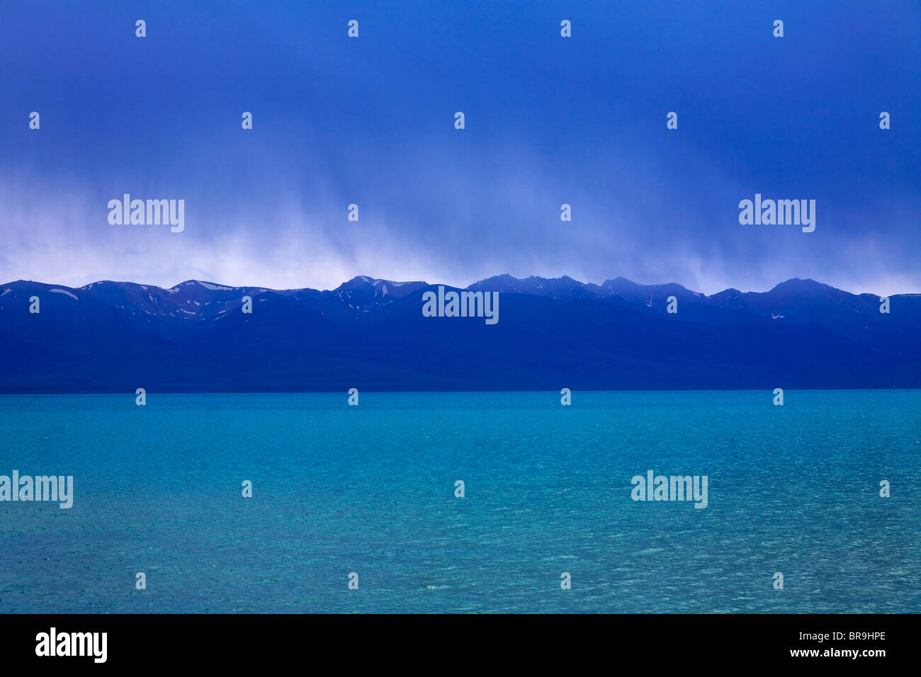 Lac chanson kul Banque de photographies et d'images à haute résolution -  Alamy