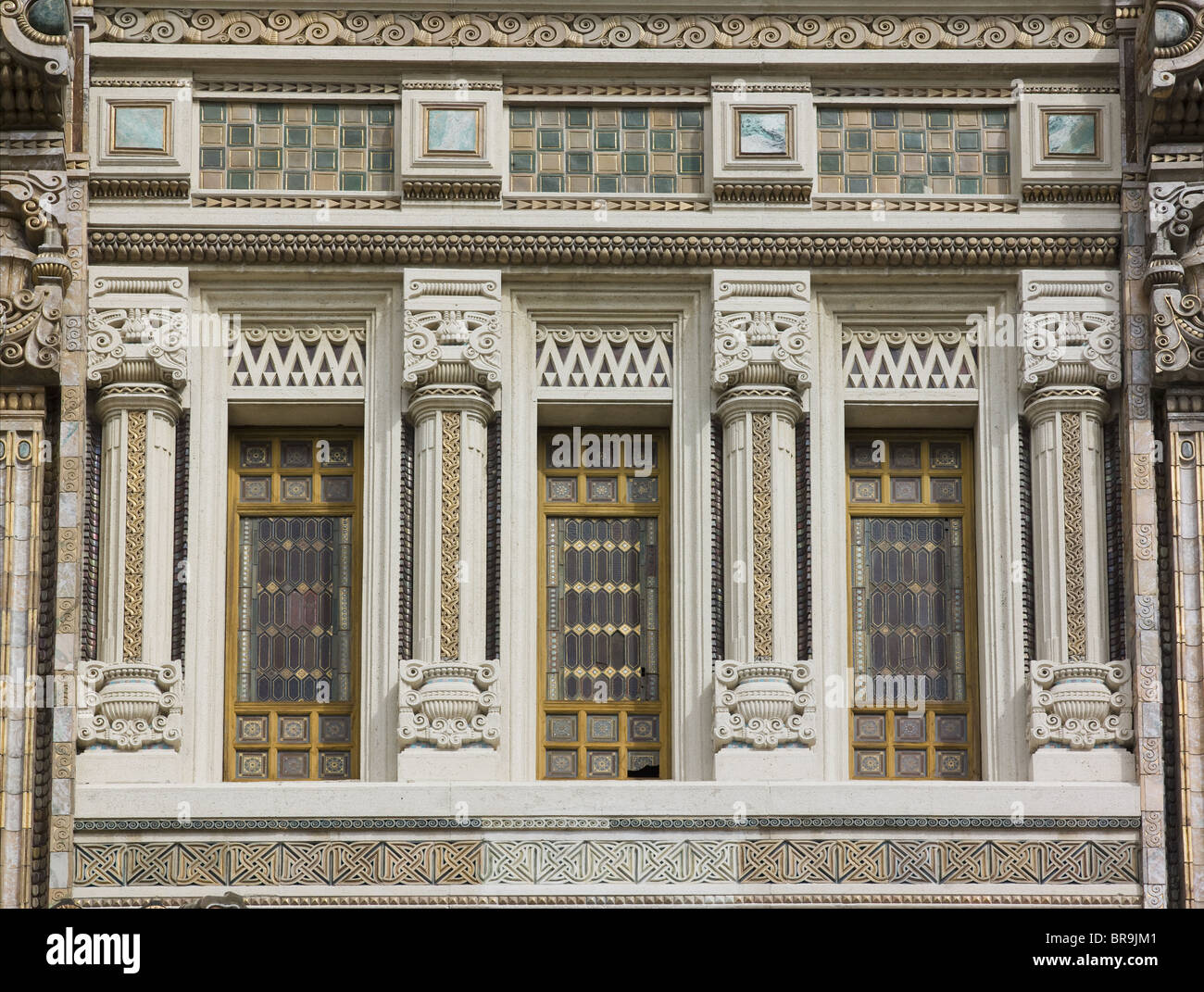 Salsomaggiore, Italie, thermes par architecte Art Nouveau Ugo Giusti. Inaugurée en 1912 a ouvert ses portes en 1923. Les pilastres Banque D'Images