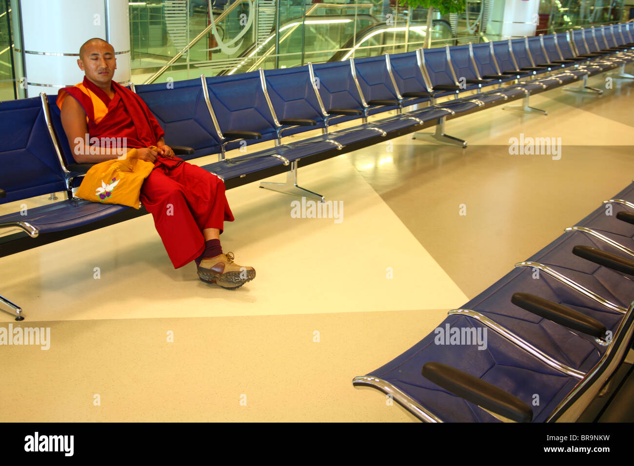 Des sièges vides dans un aéroport Banque D'Images