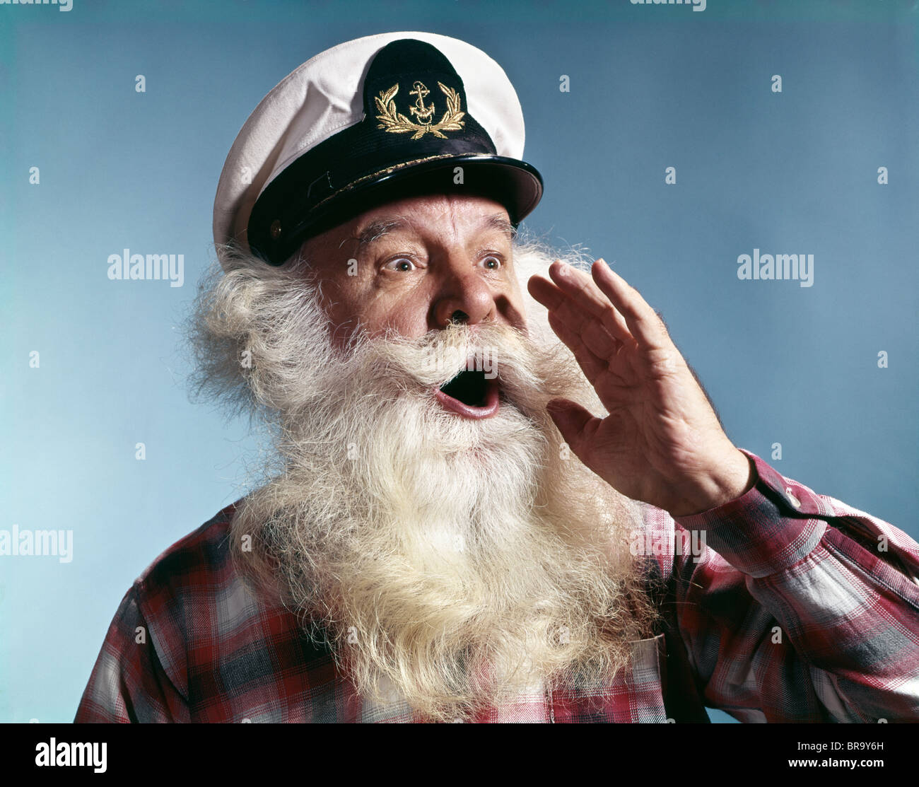 Chapeau de capitaine de navire Banque de photographies et d'images à haute  résolution - Alamy