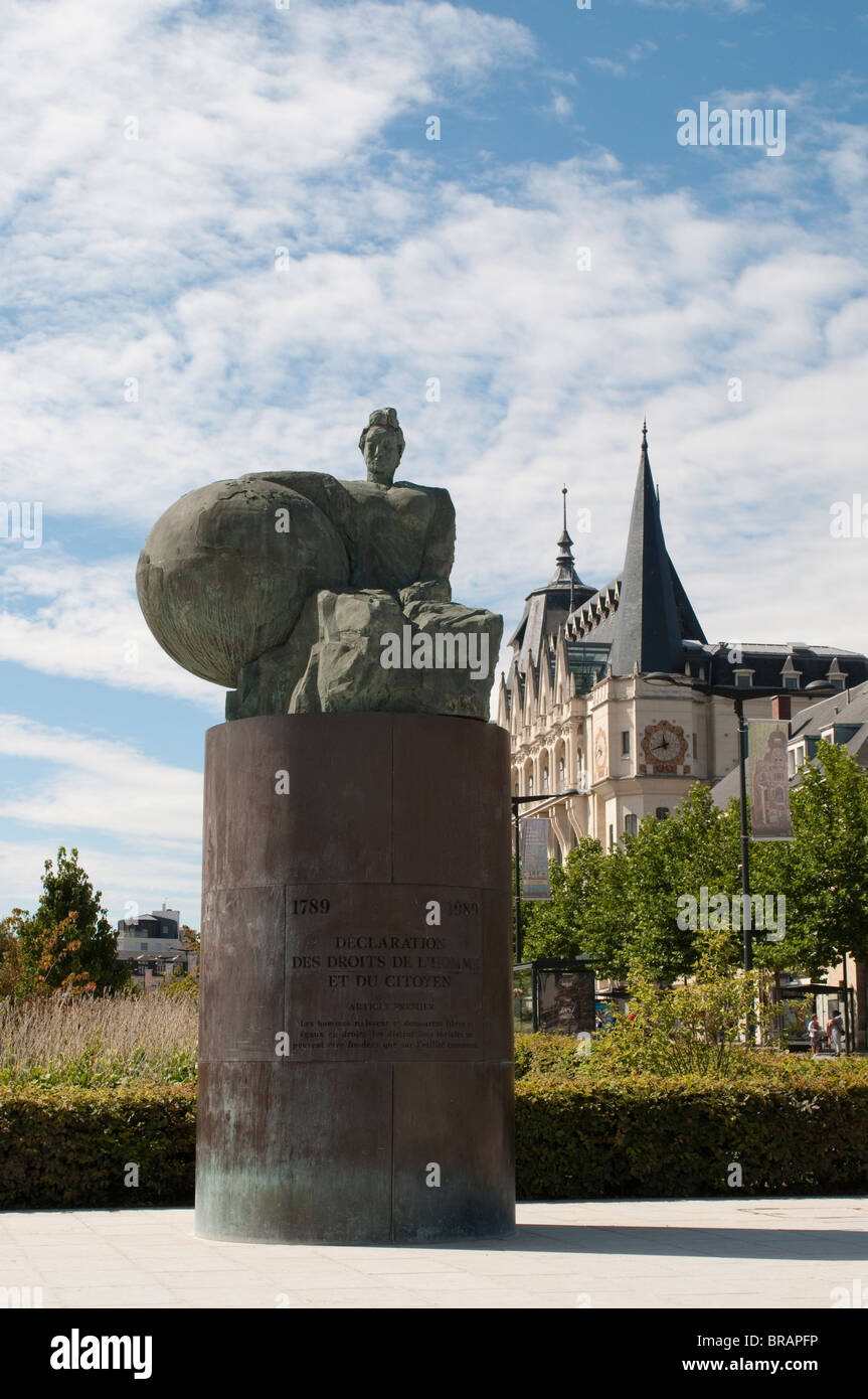 Statue commémorant la Déclaration des droits de l'homme et du citoyen 1789-1989, Chartres, France Banque D'Images