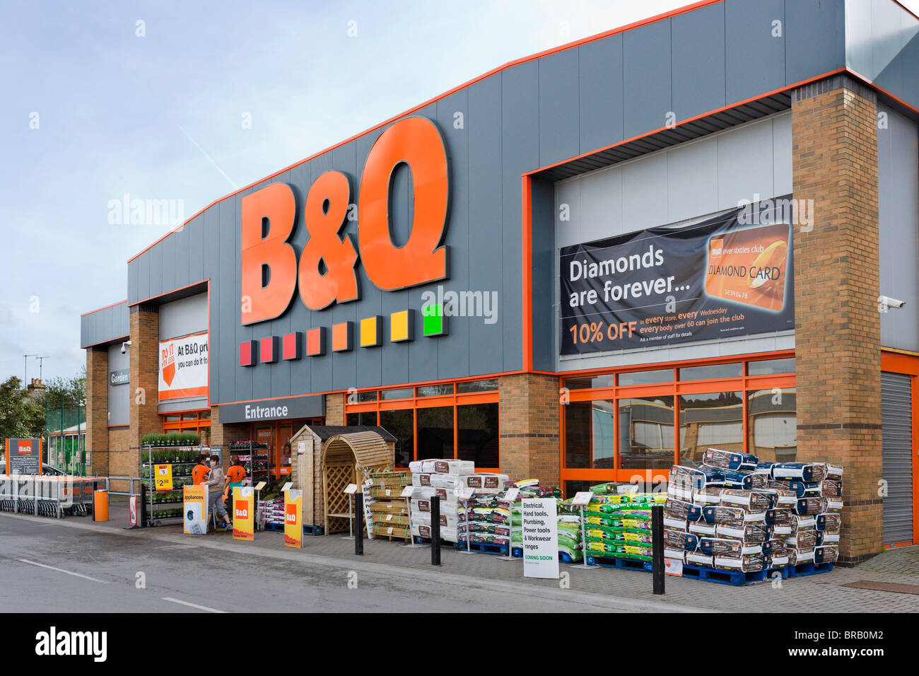 B&Q Superstore, Leeds Road Retail Park, Huddersfield, West Yorkshire,  England, UK Photo Stock - Alamy