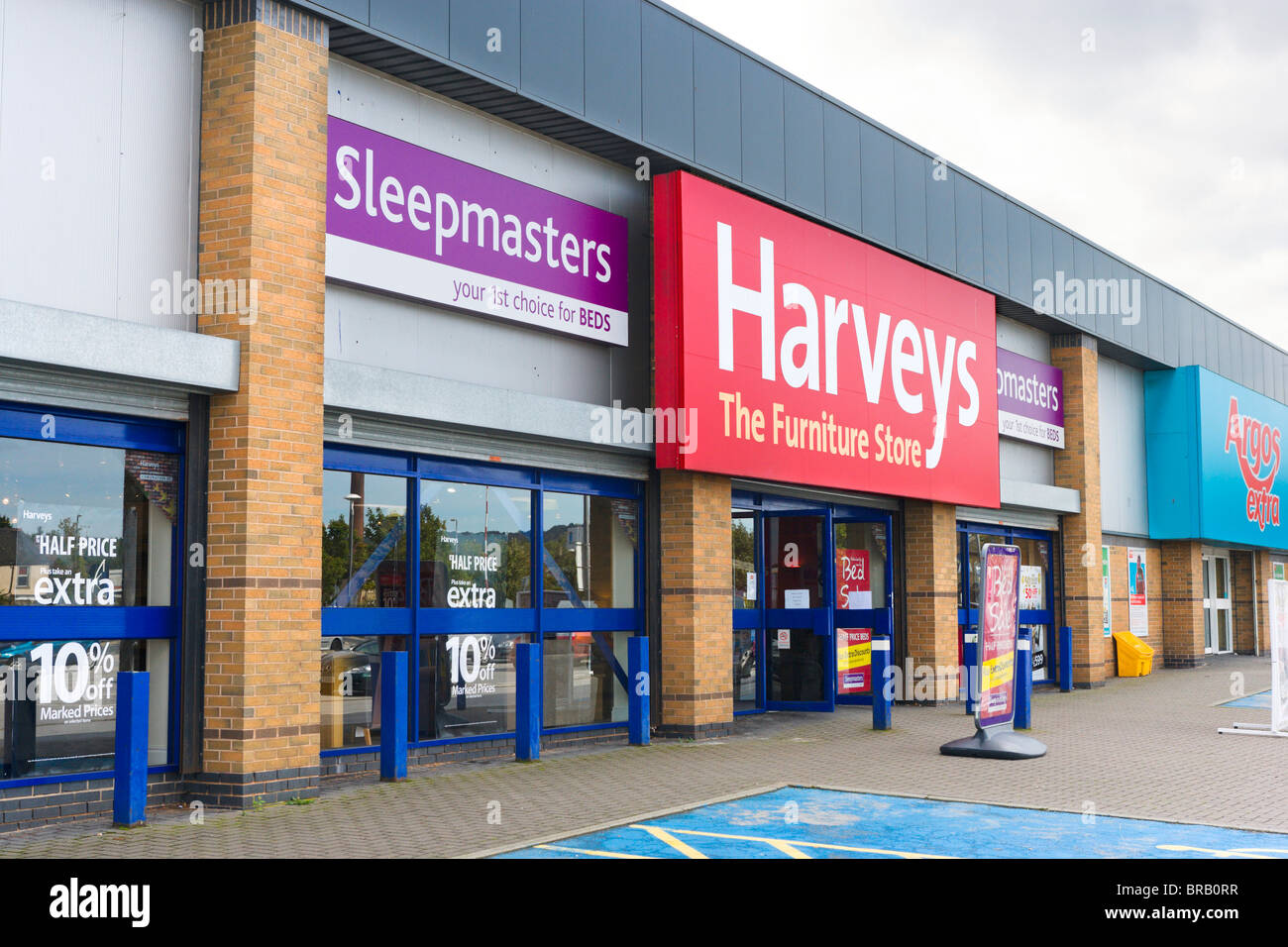 Magasin de meubles Harveys, Leeds Road Retail Park, Huddersfield, West Yorkshire, England, UK Banque D'Images