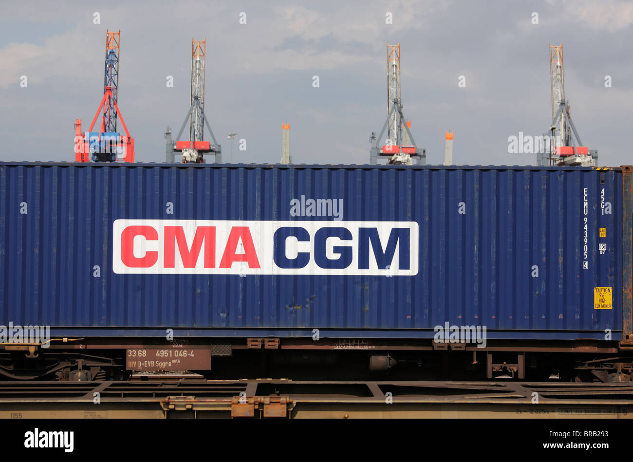 CMA CGM conteneur sur un train de marchandises à Burchardkai à Hambourg  Photo Stock - Alamy