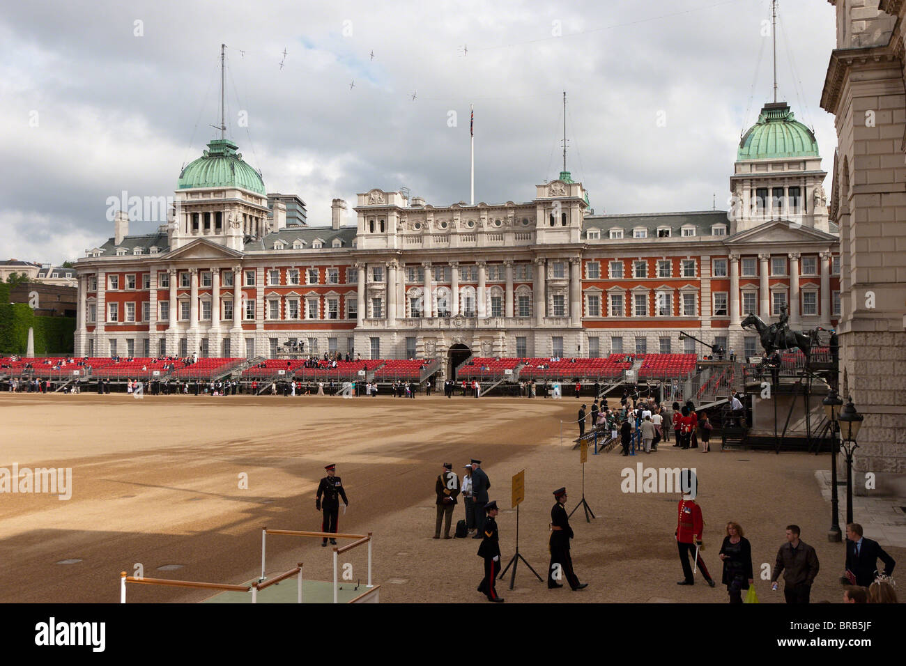 Horse Guards Parade deux heures avant le début de la parade. 'La couleur' 2010 Parade Banque D'Images