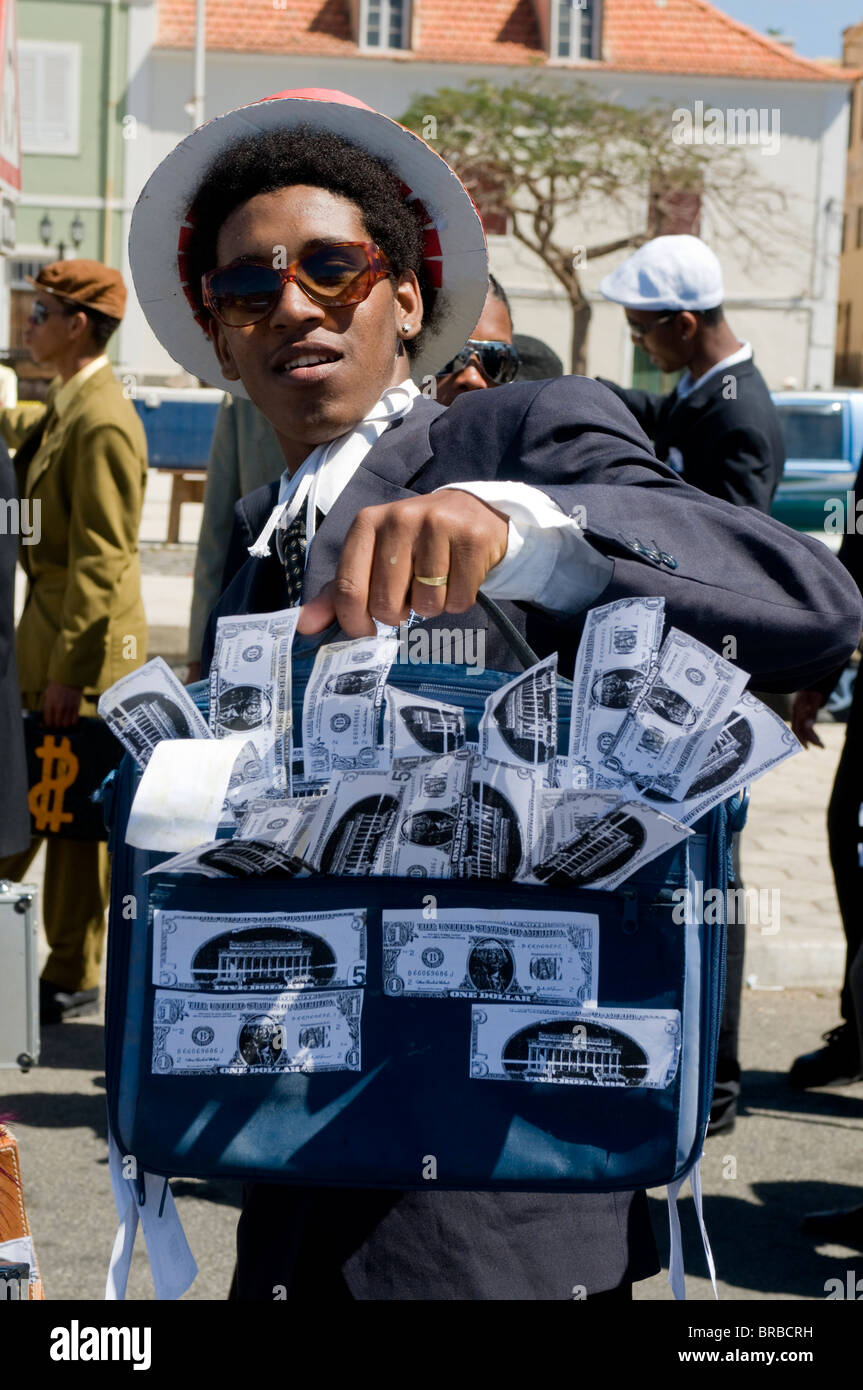 Jeune homme, habillé en homme d'affaires, Carnaval, Mindelo Sao Vicente, Cap Vert Banque D'Images