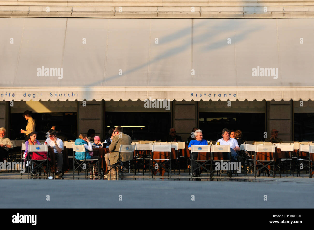 Trieste. L'Italie. Caffè degli Specchi. Piazza Unita d'Italia. Banque D'Images