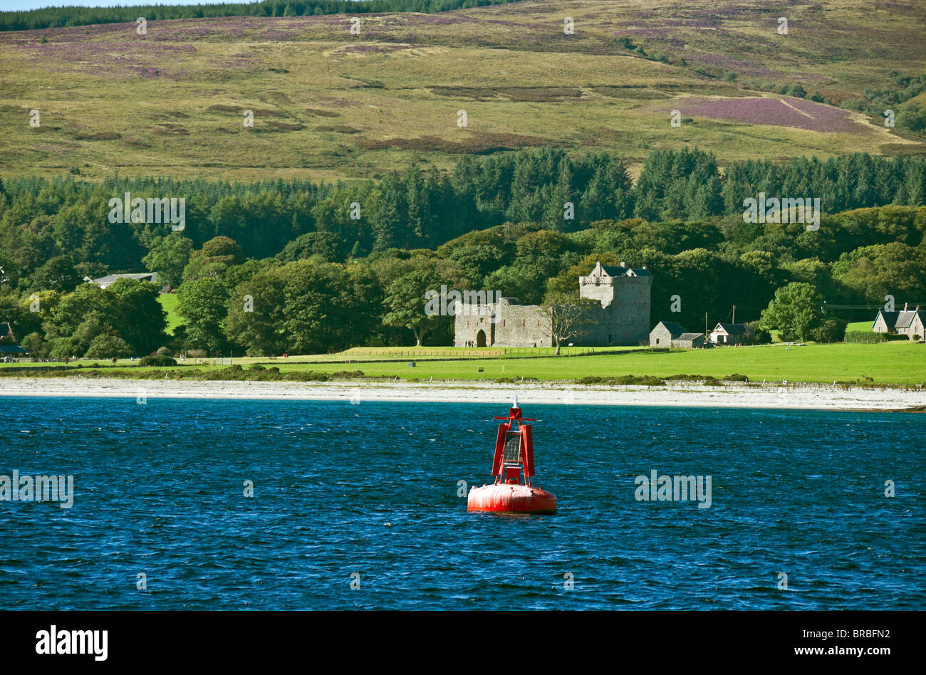 Château de Skipness ruine sur la côte de Kintyre en ARGYLL & BUTE Ecosse vu de Sandcastles son. Banque D'Images