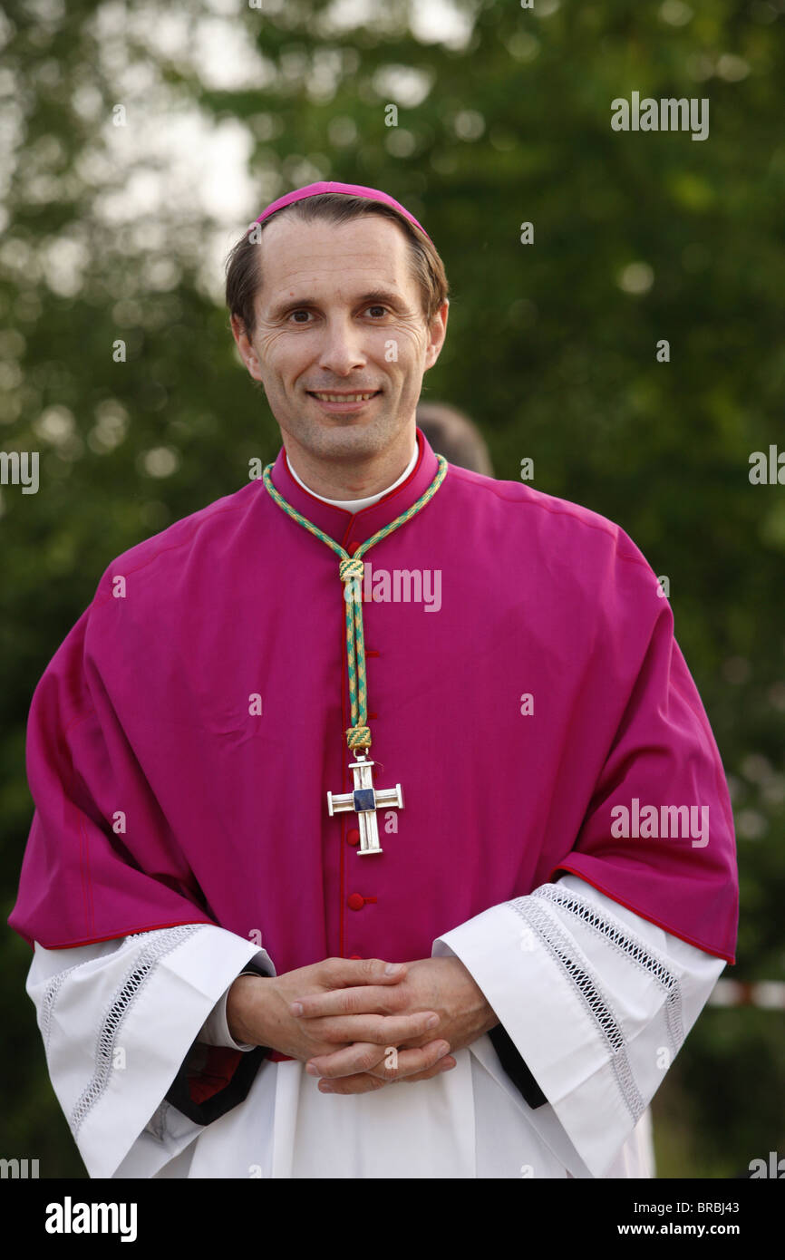 L'évêque catholique traditionaliste, pèlerinage, gaz, Eure-et-Loir, France Banque D'Images