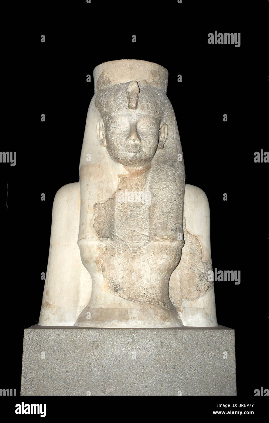 La Statue de pharaon égyptien dans un musée à Londres, Angleterre Banque D'Images