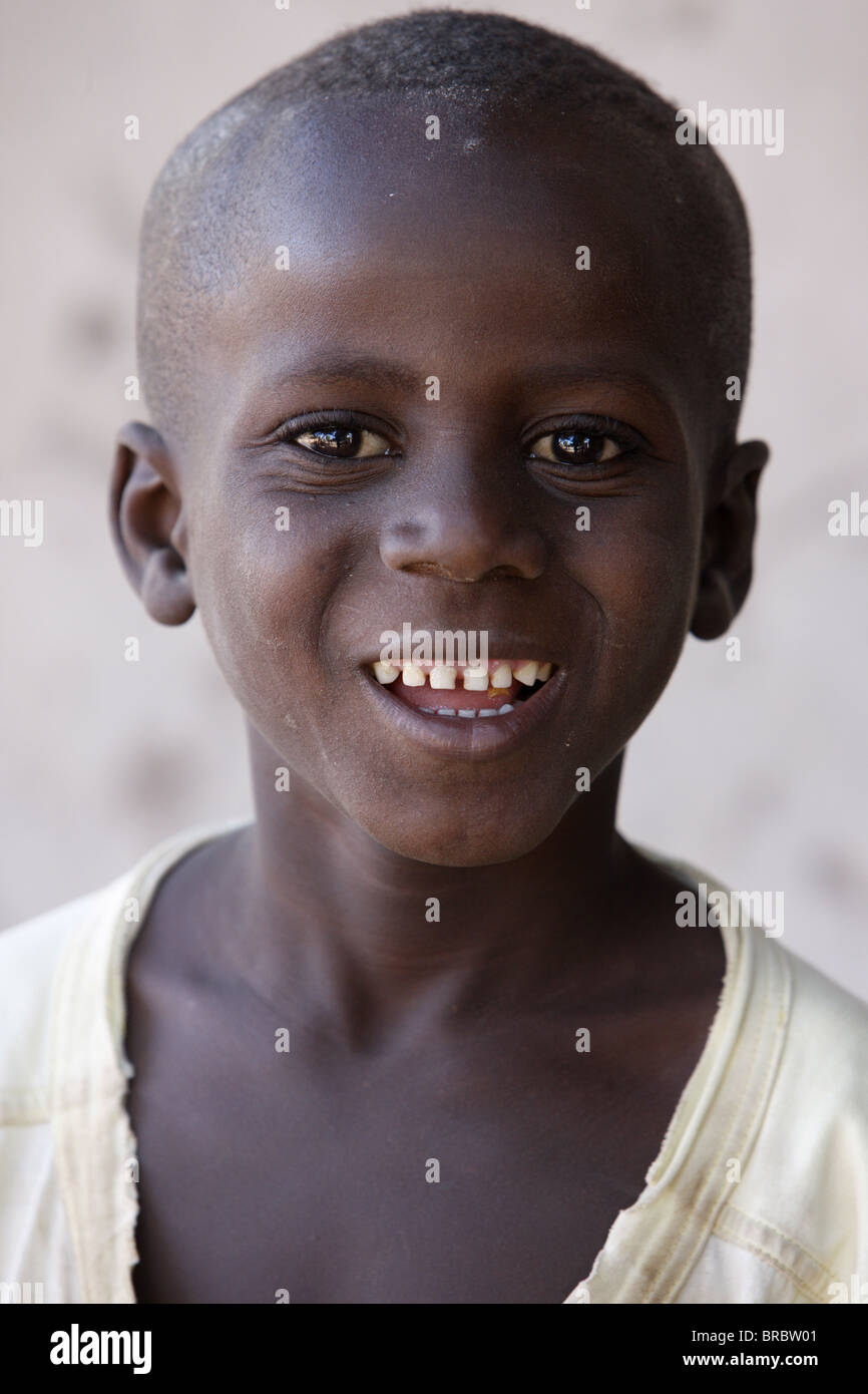 Garçon, la Casamance Abene, Casamance, Sénégal, Afrique de l'Ouest Banque D'Images