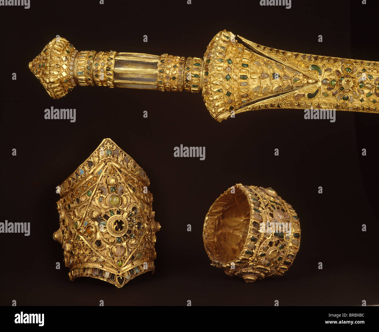 Royal Gold sword et bijoux trouvés dans la crypte de Wat Ratburana, maintenant à Ayutthaya, Musée National, Thaïlande Banque D'Images