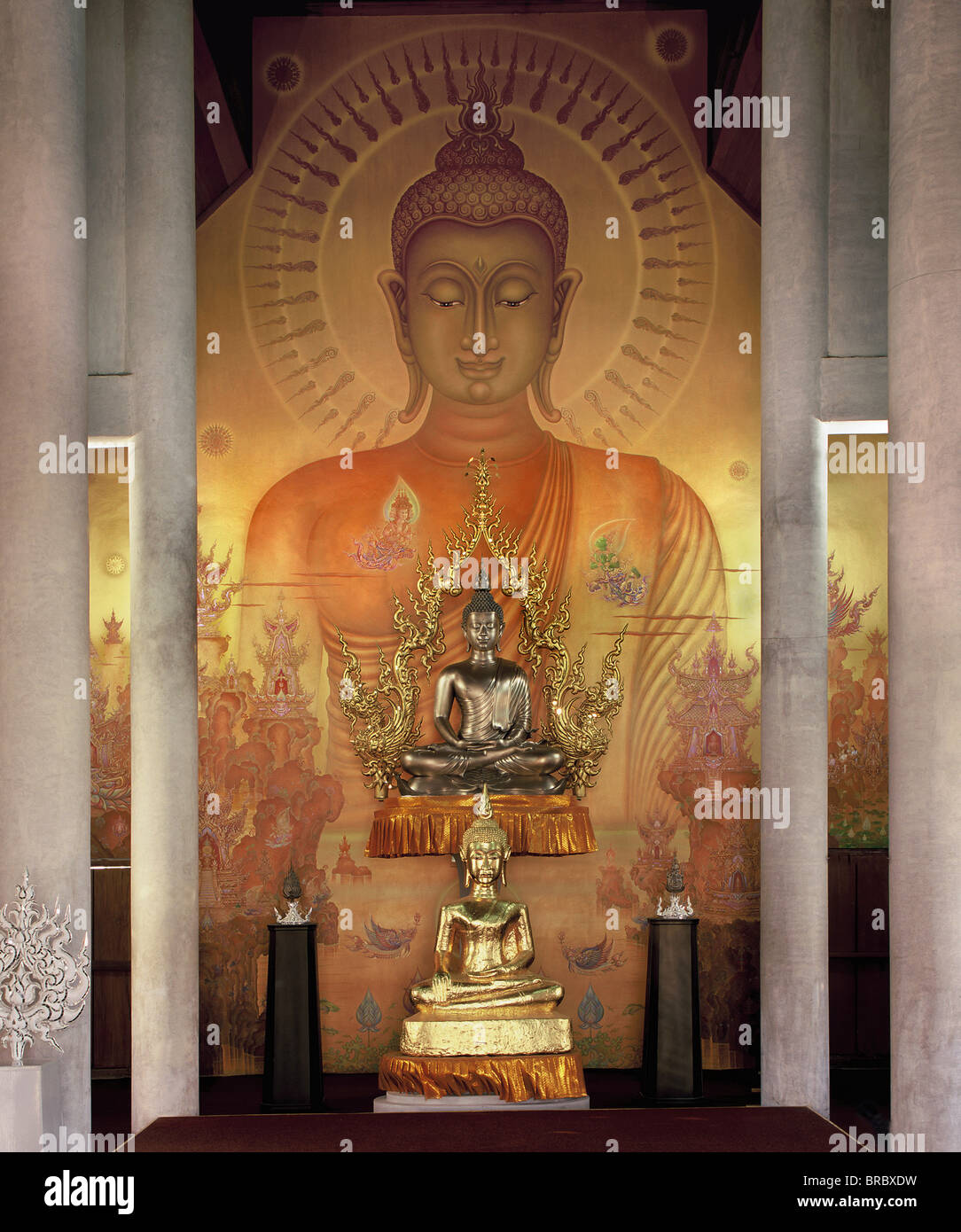 Intérieur du temple bouddhiste moderne, Wat Rong Khun, Chiang Rai, Thaïlande du Nord, Thaïlande Banque D'Images