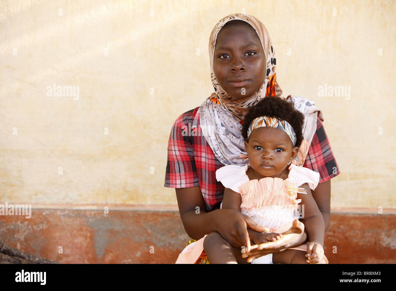 La mère et l'enfant musulman, Lomé, Togo, Afrique de l'Ouest Banque D'Images