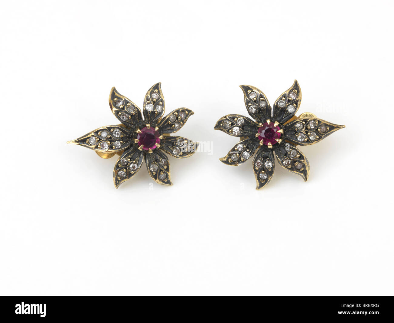 Ruby and Diamond Flower Earrings Banque D'Images