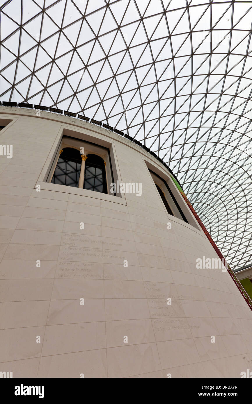 Grande cour du British Museum, Londres, Royaume-Uni. Banque D'Images