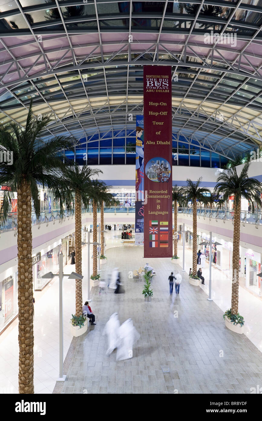 L'intérieur du centre commercial Marina Mall, le plus grand centre commercial d'Abu Dhabi, Abu Dhabi, UAE Banque D'Images