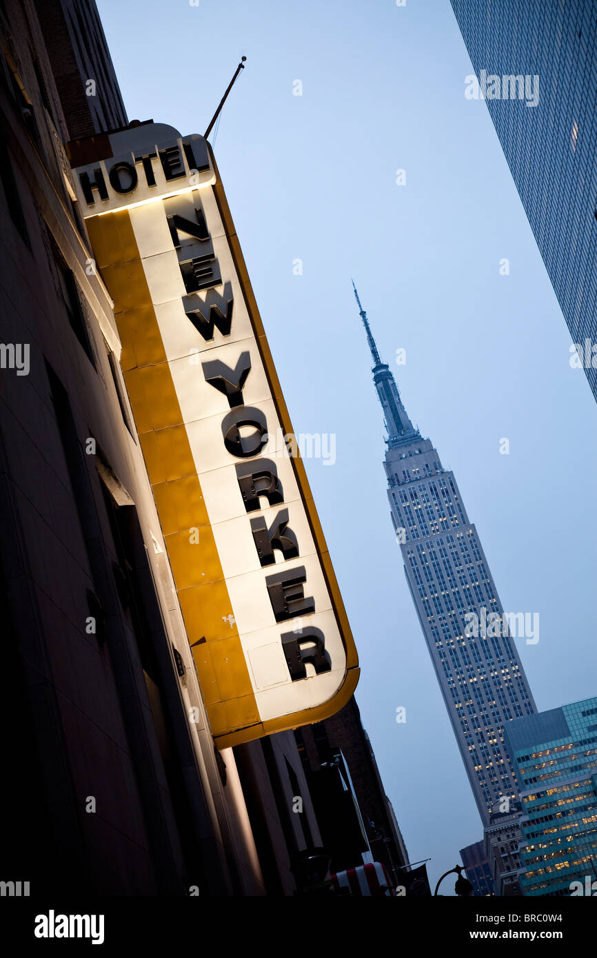 New Yorker Hotel et l'Empire State Building, Manhattan, New York City, New York, USA Banque D'Images