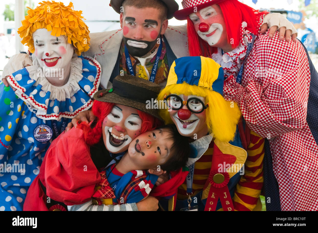 Des clowns à l'assemblée une grande parade de cirque, Milwaukee, Wisconsin, États-Unis Banque D'Images