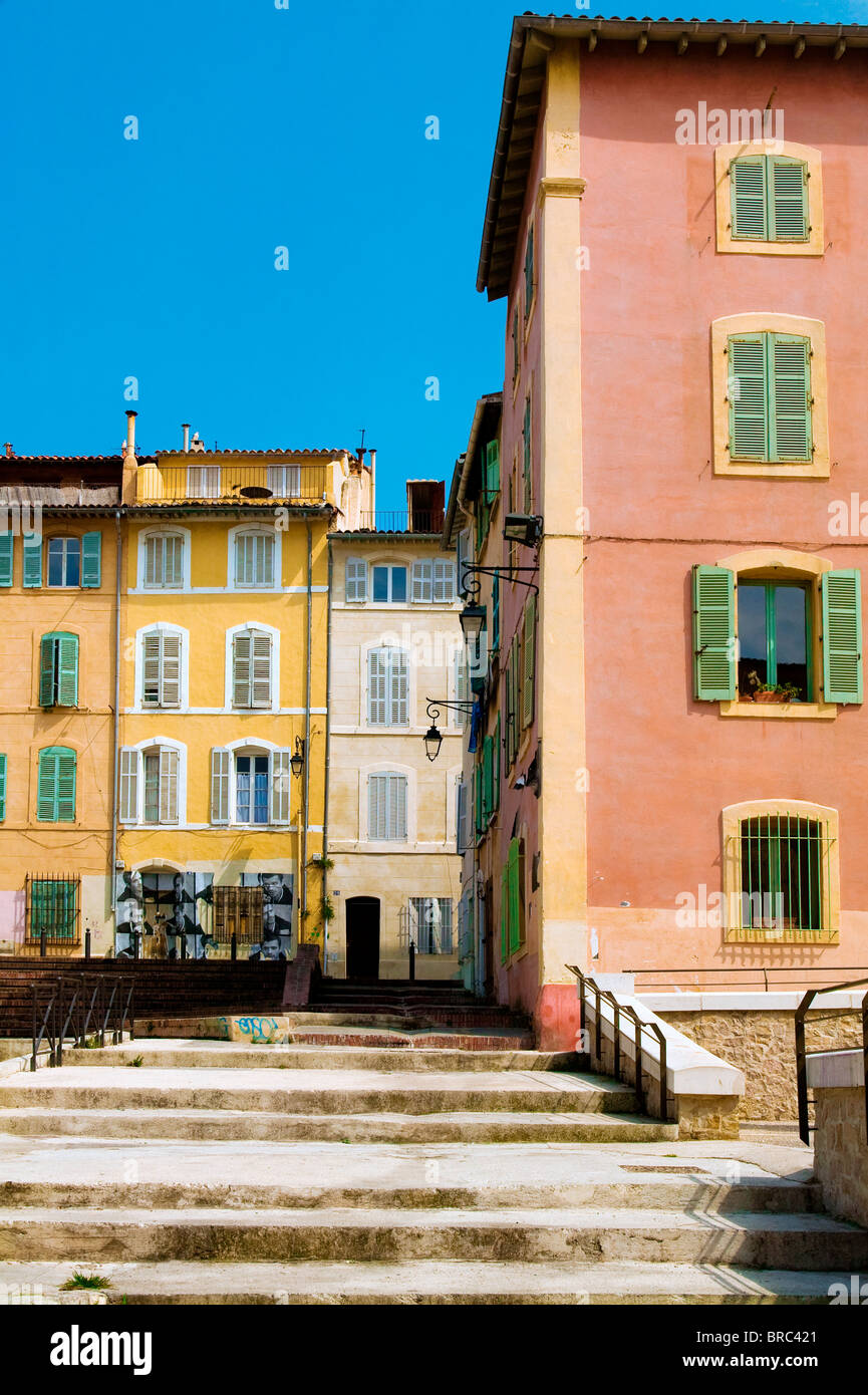 PLACE DU REFUGE, LE QUARTIER DU PANIER, Marseille, FRANCE Photo Stock -  Alamy