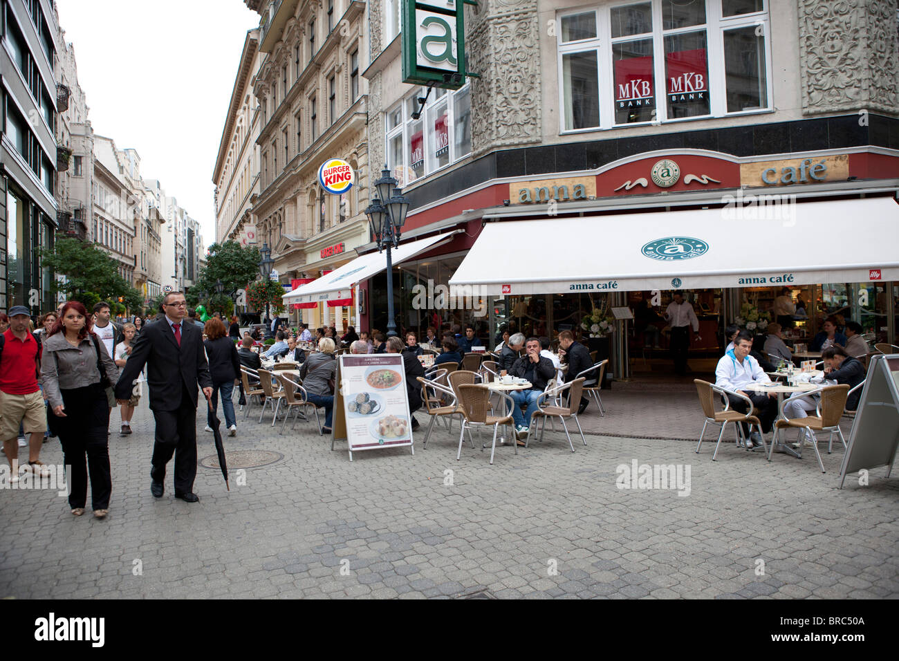 Cafe Anna Vaci utca Budapest Budapest Pest boutiques Banque D'Images