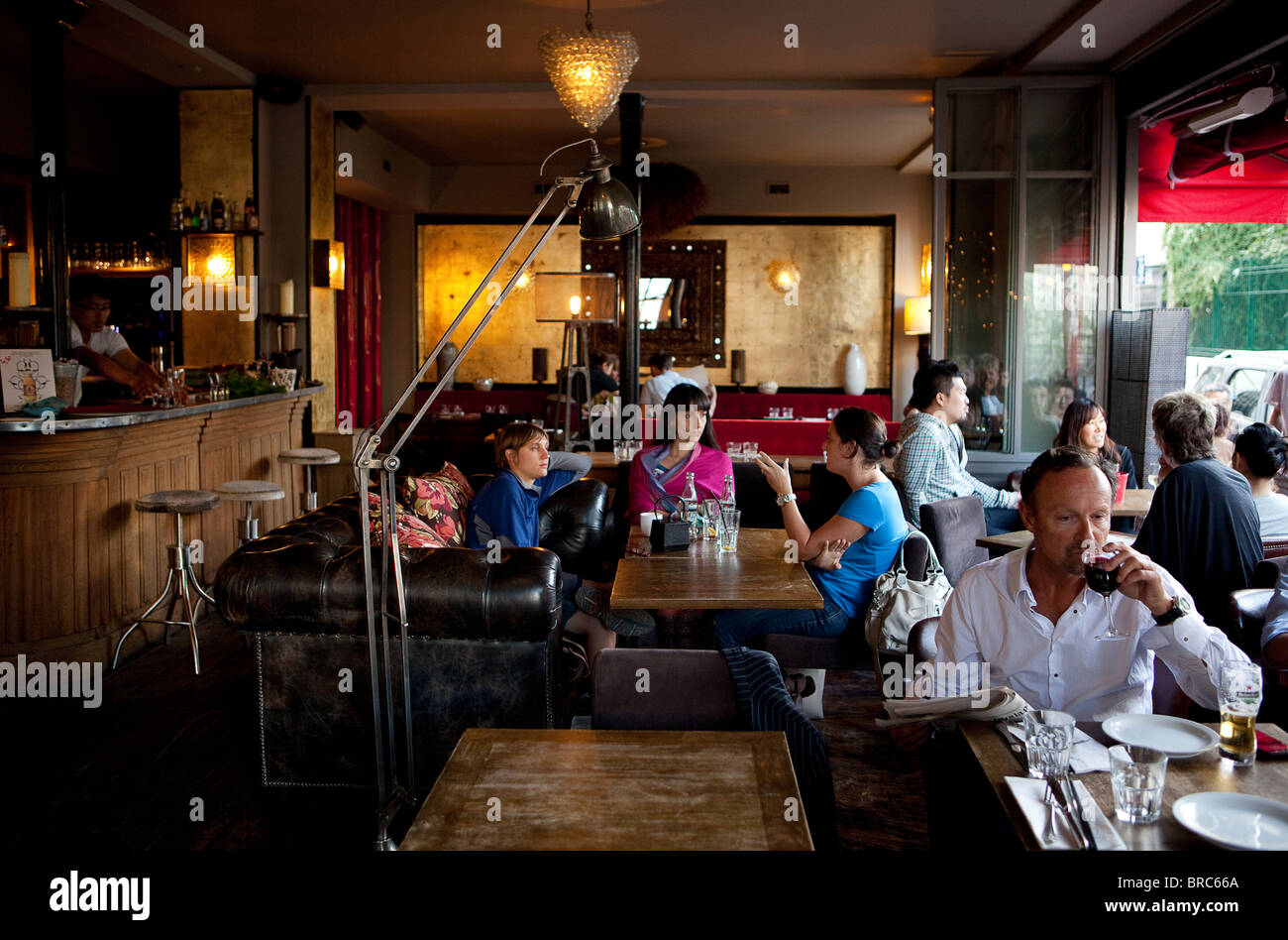 Mme Shawn Thai restaurant, Canal Saint Martin, Paris Banque D'Images