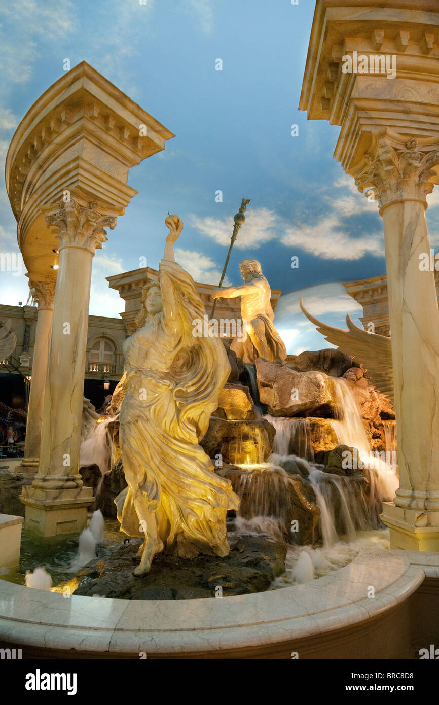 Les fontaines dans les magasins du Forum, l'hôtel Caesars Palace Las Vegas, USA Banque D'Images