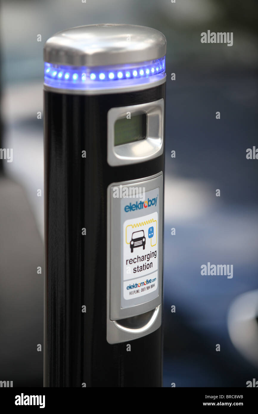 Une voiture électrique point de recharge à Londres Banque D'Images