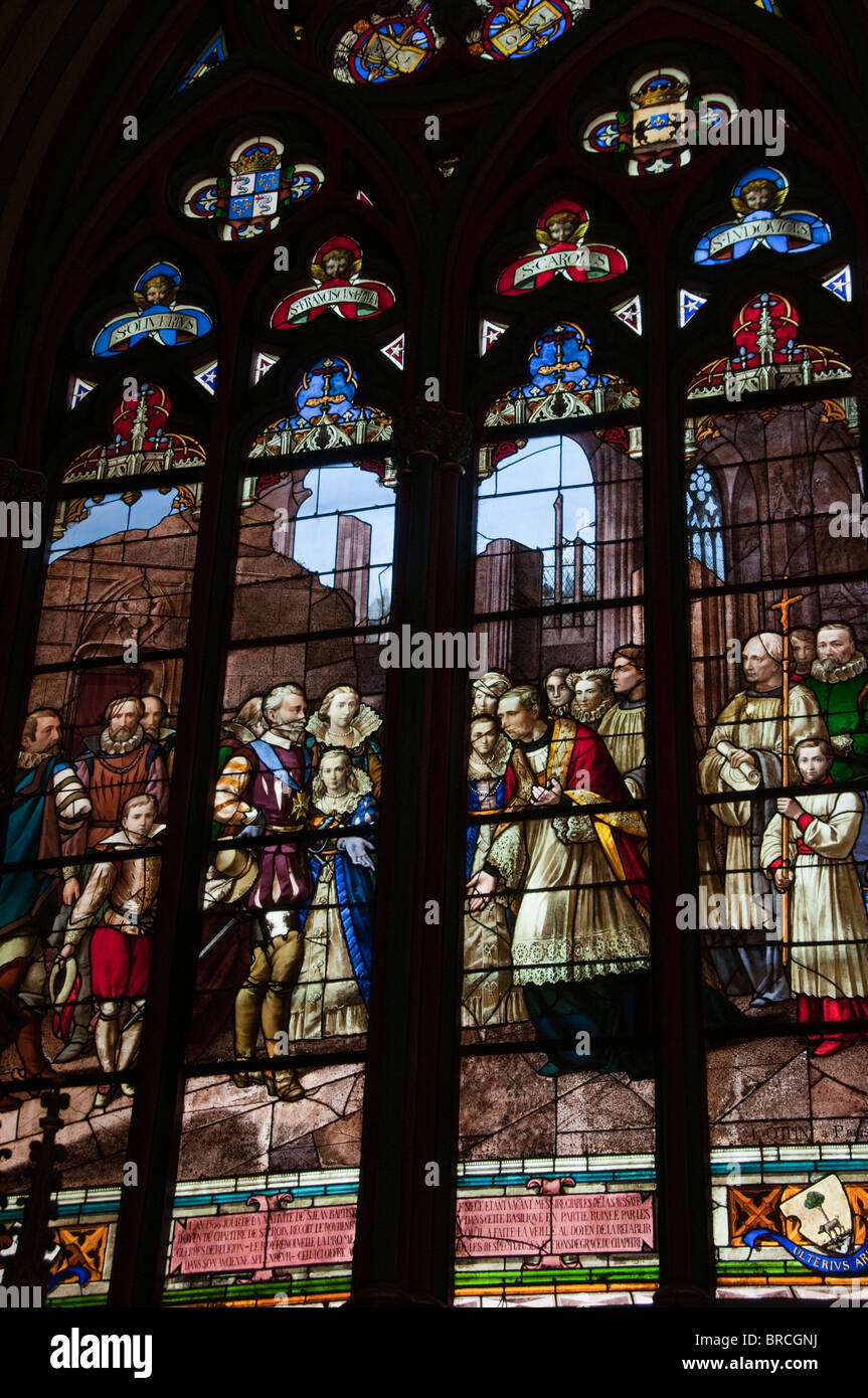 Vitrail dans la Cathédrale Sainte Croix Orléans France Banque D'Images