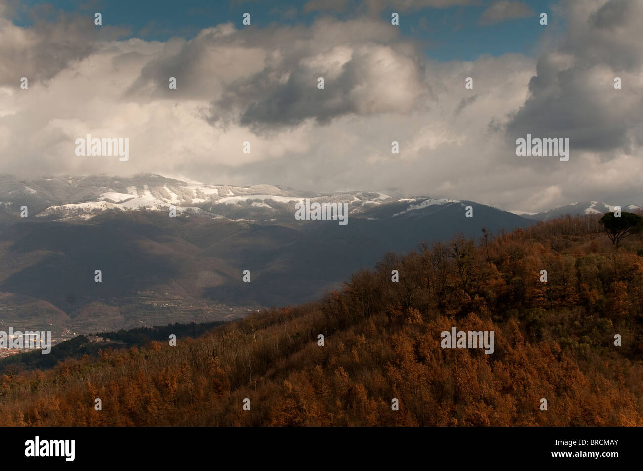 Panorama depuis le sanctuaire de Fonte Colombo, Rieti, Latium (Lazio), l'Italie, l'Europe. Banque D'Images