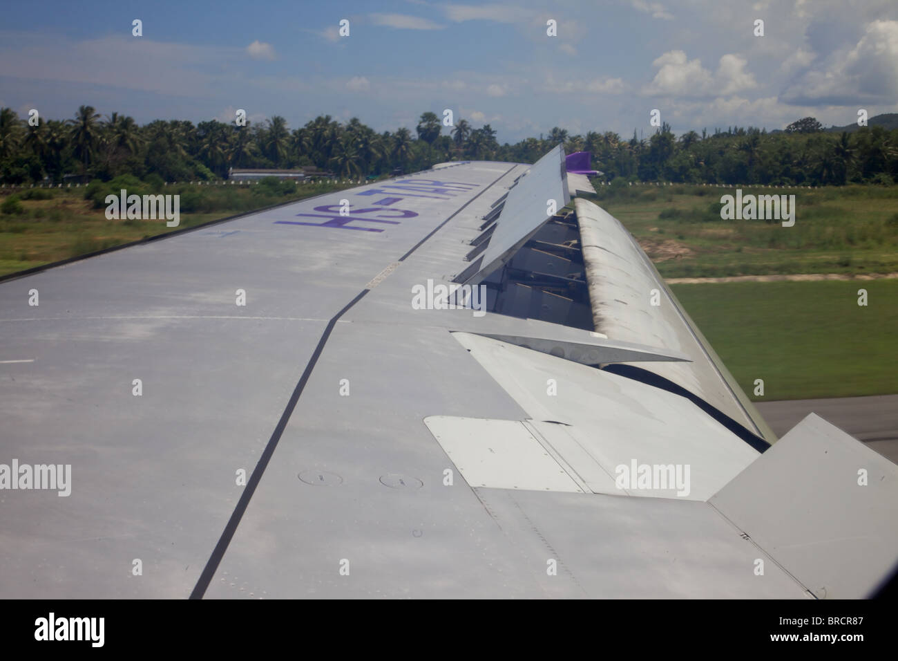 Freins à air un atterrissage Thai airways jet en Thaïlande, Banque D'Images