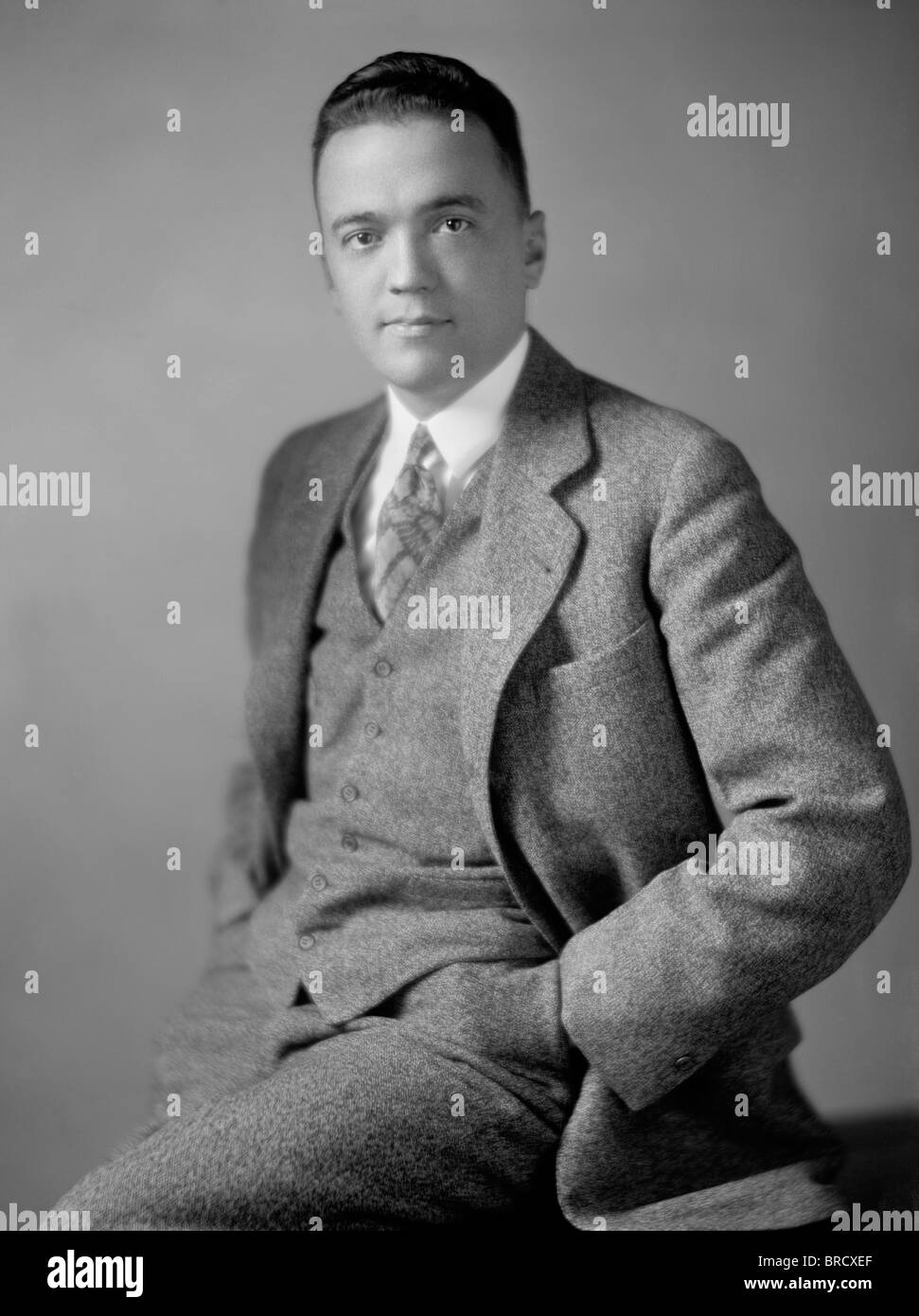 Portrait photo c1920s de J (John) Edgar Hoover (1895 - 1972) - premier directeur du Federal Bureau of Investigation des États-Unis. Banque D'Images
