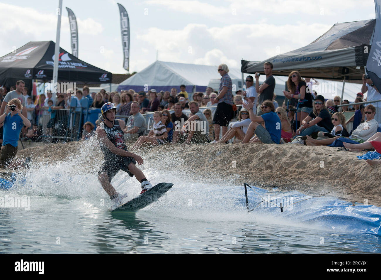 Wakeboard au Windfest animale 2010, tenue à Poole, Sandbanks. Banque D'Images