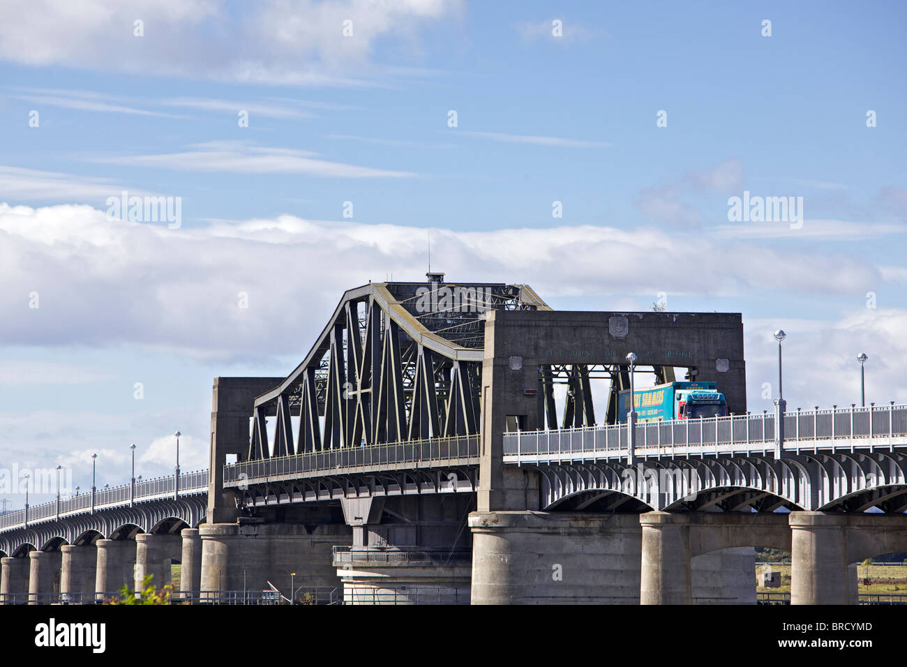 Kincardine sur Forth Bridge, construit 1936, désormais remplacé par le pont Clackmannanshire Banque D'Images
