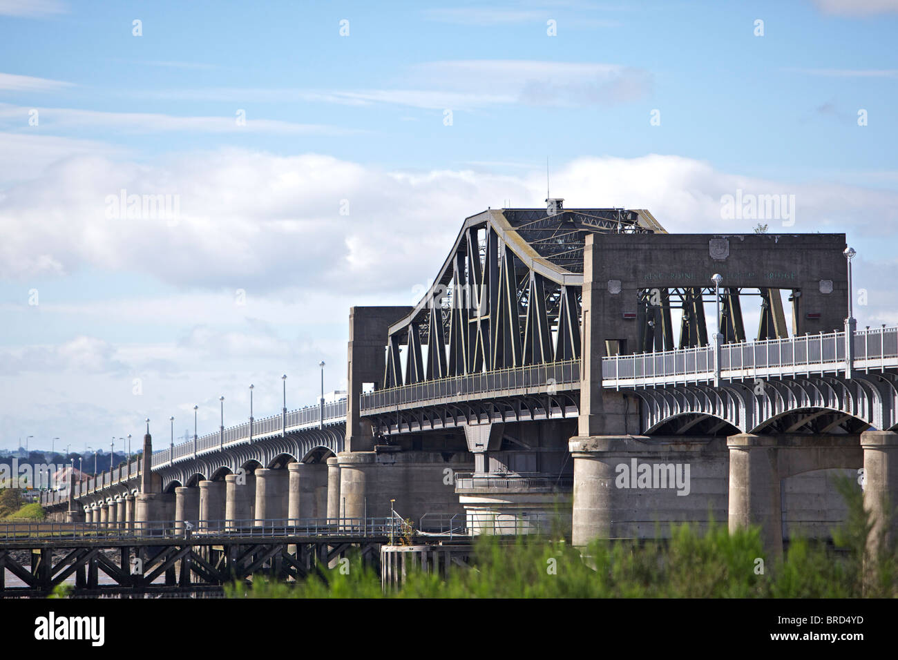 Kincardine sur Forth Bridge, construit 1936, désormais remplacé par le pont Clackmannanshire Banque D'Images