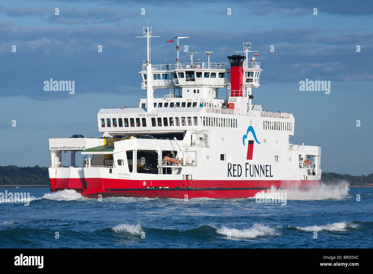 Île de Wight Cowes ferry Red Funnel Banque D'Images