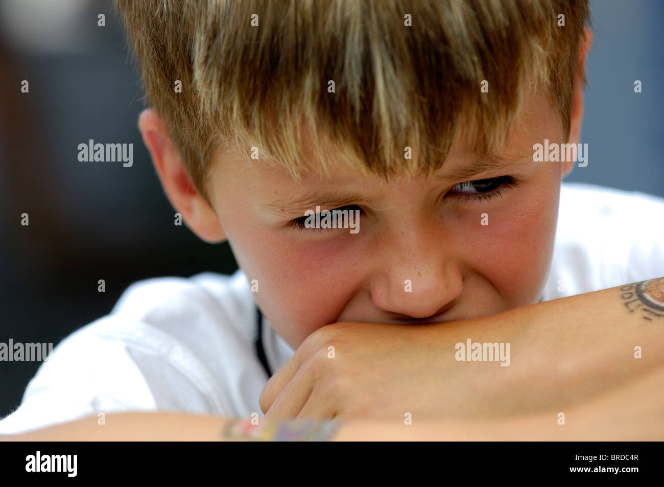 Boy de la pensée Banque D'Images