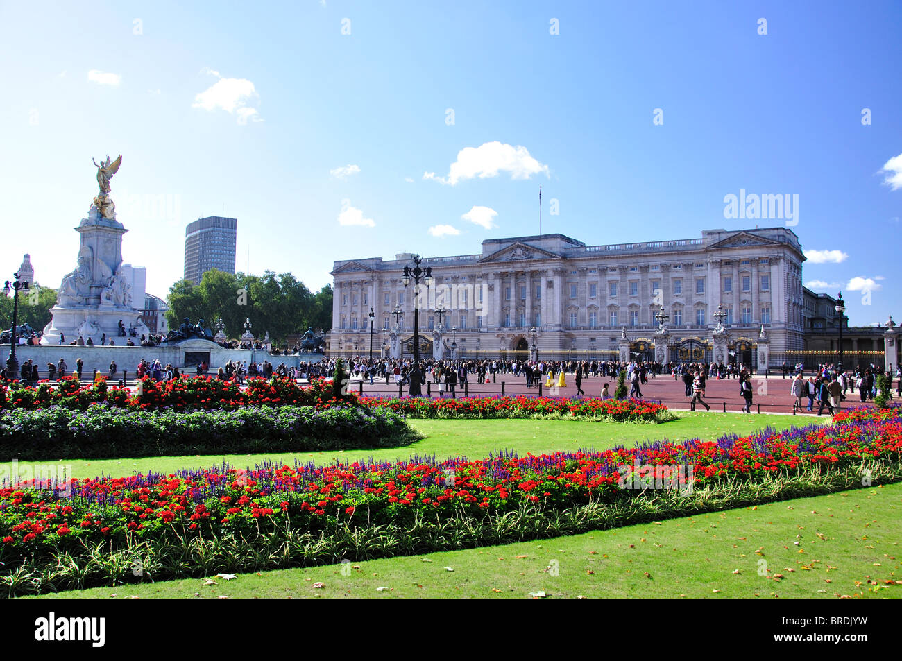 Le palais de Buckingham et du Victoria Memorial, la ville de Westminster, Greater London, Angleterre, Royaume-Uni Banque D'Images