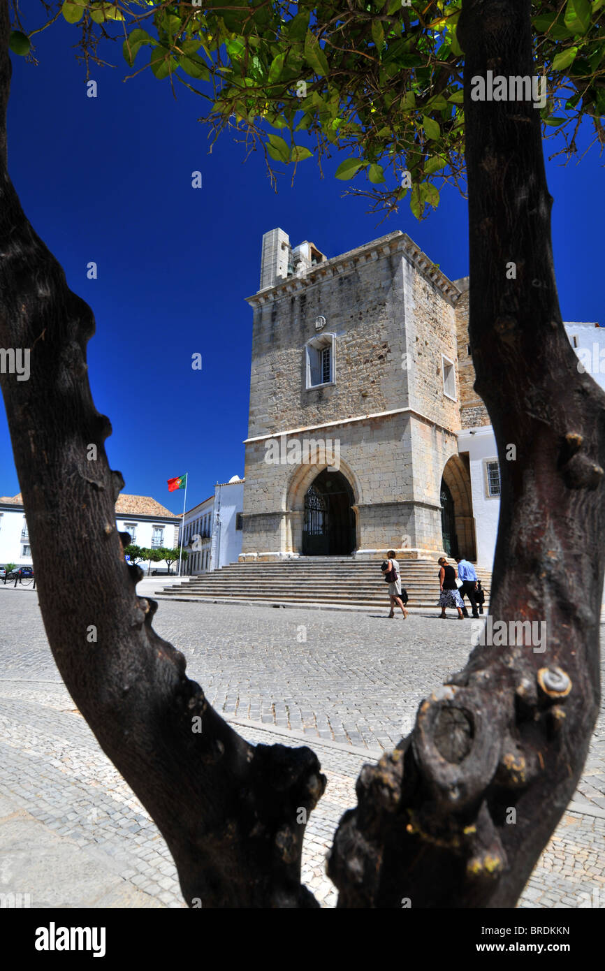 Dans la cathédrale de la place Largo da Se Cathédrale, vieille ville de Faro, Portugal Banque D'Images