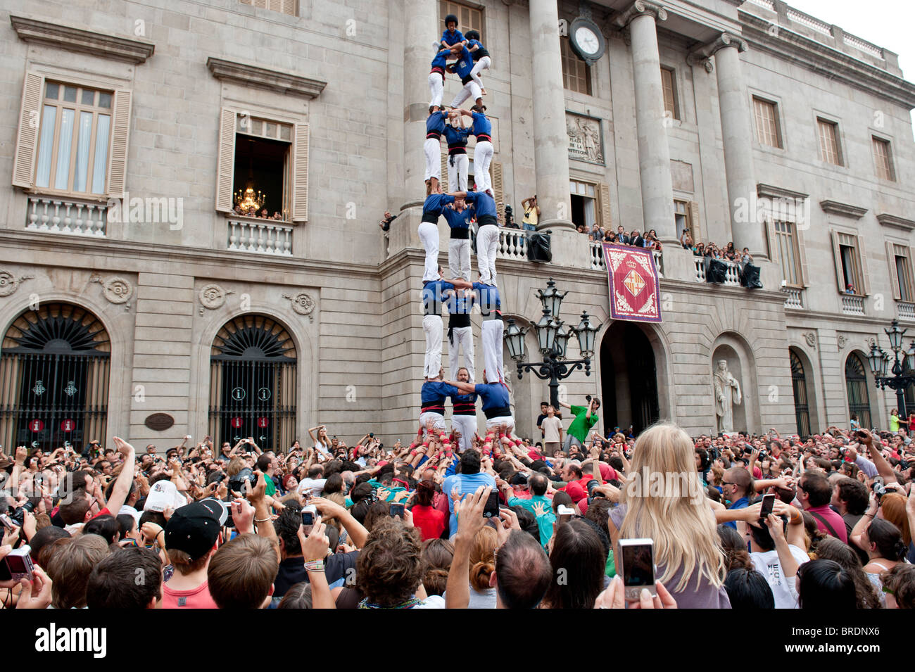 Les châteaux, les Castellers à St.Jaume Square Festival de la Merce à Barcelone, Catalogne, Espagne 2010. Banque D'Images