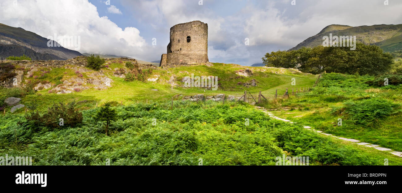 Château de Dolbadarn, Llanberis Pass, Parc National de Snowdonia, le Nord du Pays de Galles, Royaume-Uni Banque D'Images