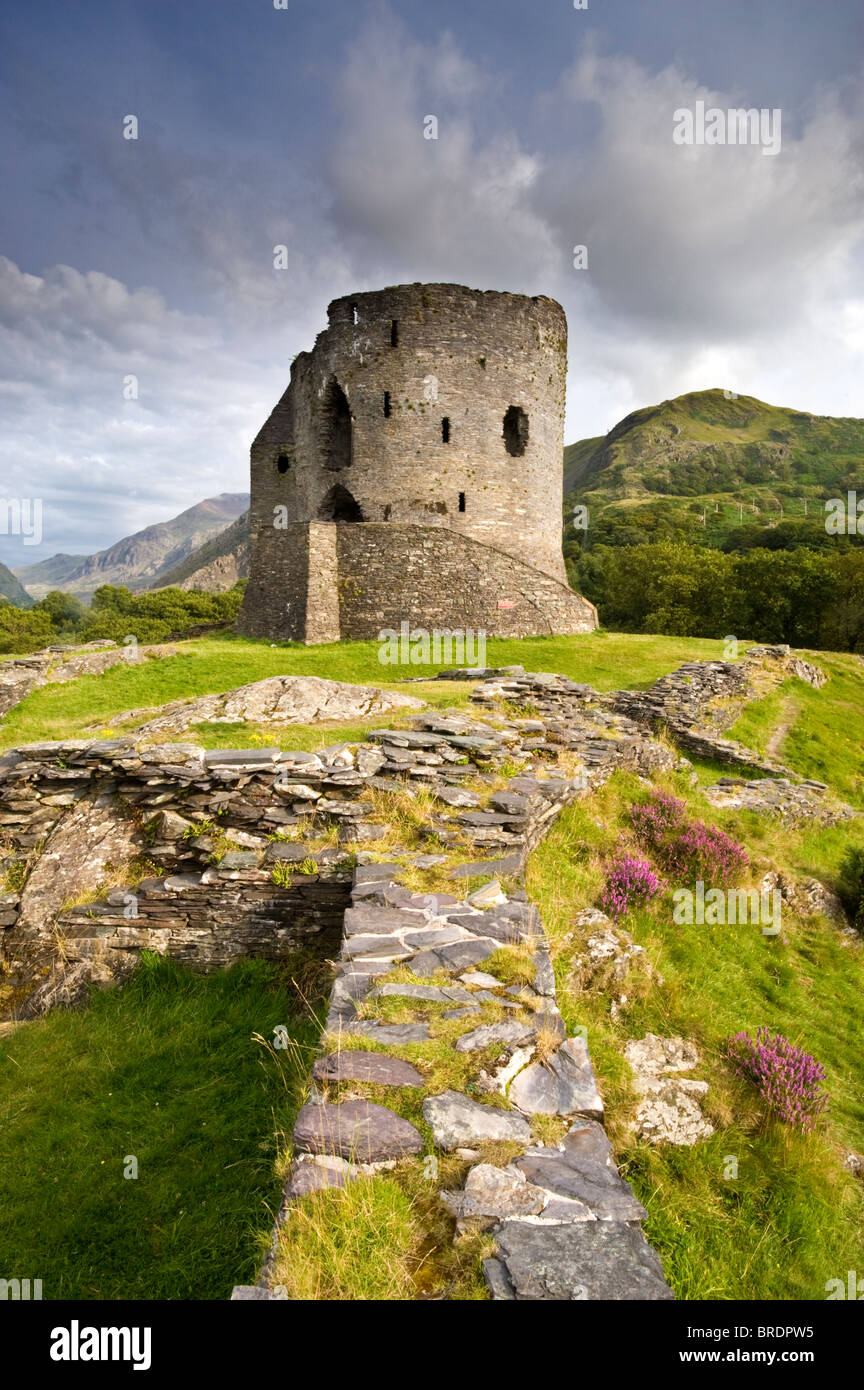 Château de Dolbadarn, Llanberis Pass, Gwynedd, Parc National de Snowdonia, le Nord du Pays de Galles, Royaume-Uni Banque D'Images