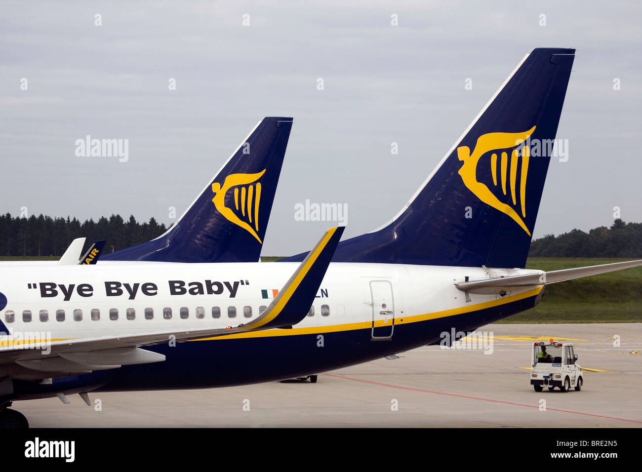 Boeing 737 de la compagnie low cost Ryanair à l'aéroport de Francfort, l'aéroport de Hahn, dans Hunsrueck près de Zweibrücken Banque D'Images