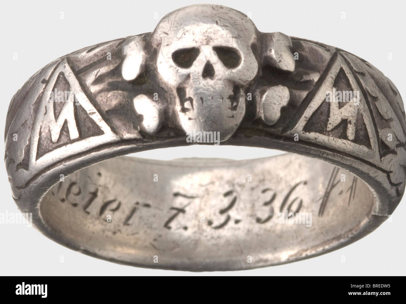 Joseph Erlmeier, un anneau de tête de mort du Reichsführer SS Silver bague  avec tête de mort appliquée à la soudure, la bande intérieure avec  l'inscription gravée Devotion'S. Lb. Erlmeier 7.3.36 H.
