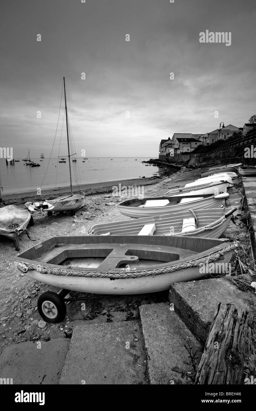 Bateaux amarrés à Swanage près du vieux quai, Dorset, UK Banque D'Images